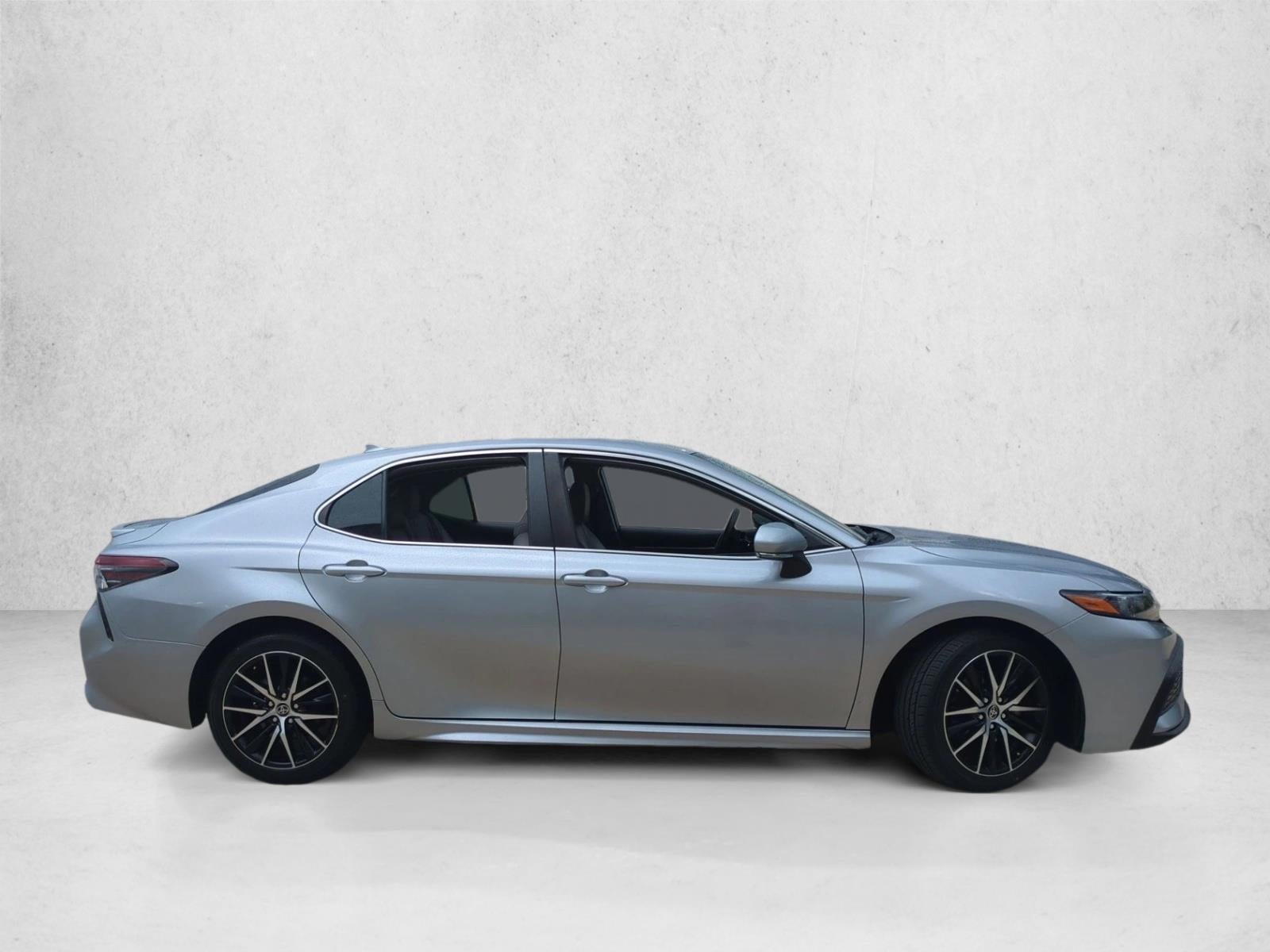 2023 Toyota Camry SE Auto (SE)