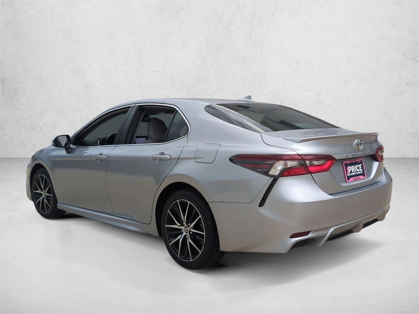 2023 Toyota Camry SE Auto (SE)