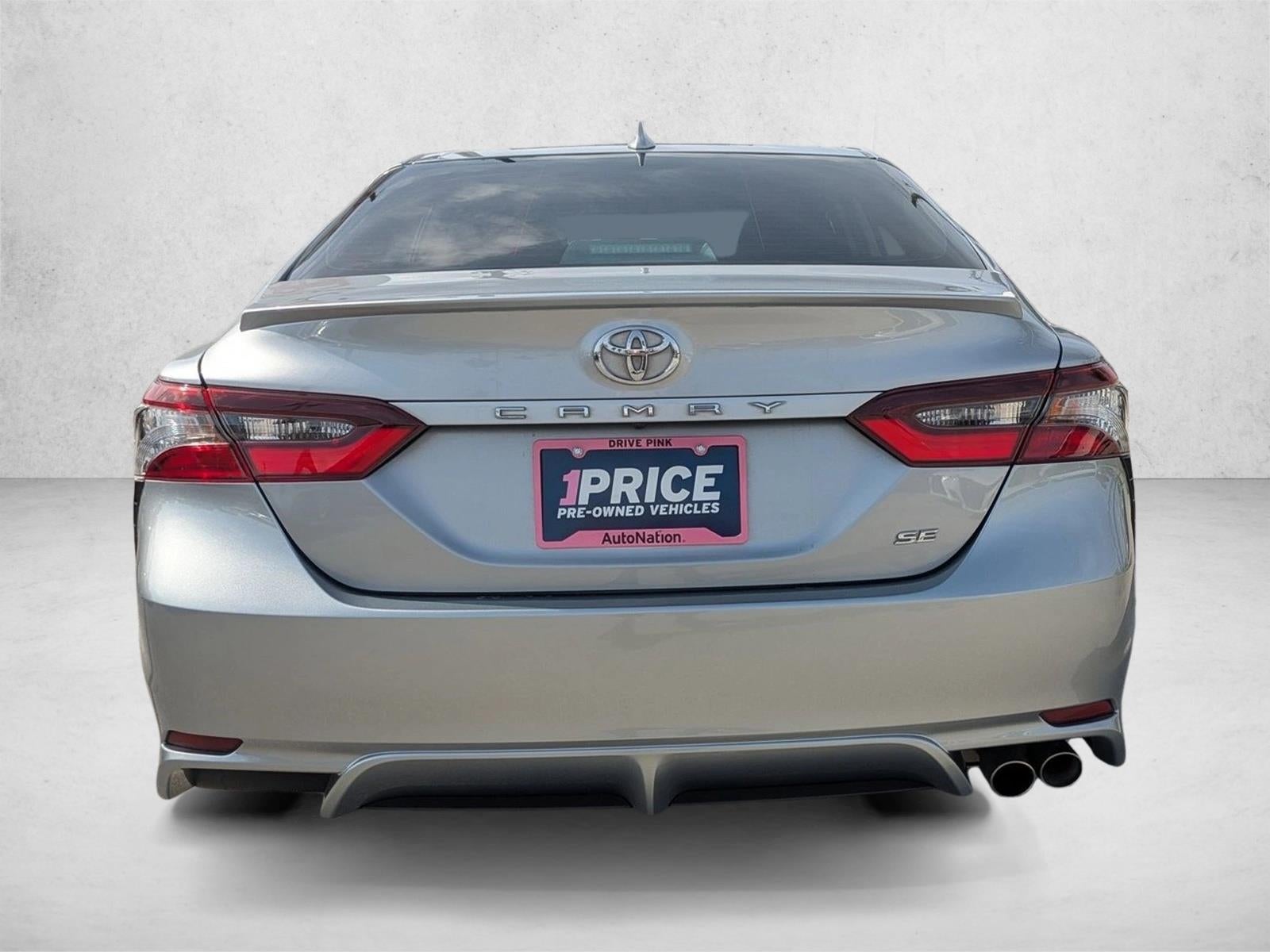 2022 Toyota Camry SE Auto (SE)