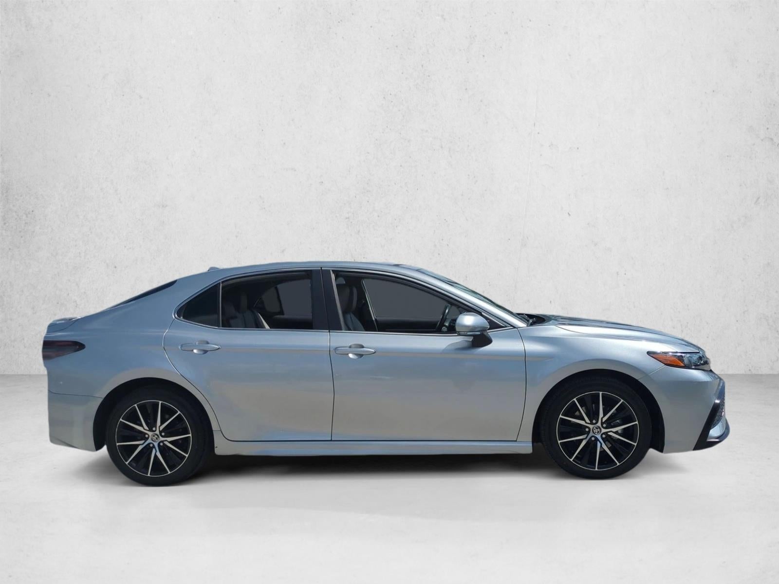 2023 Toyota Camry SE Auto (SE)