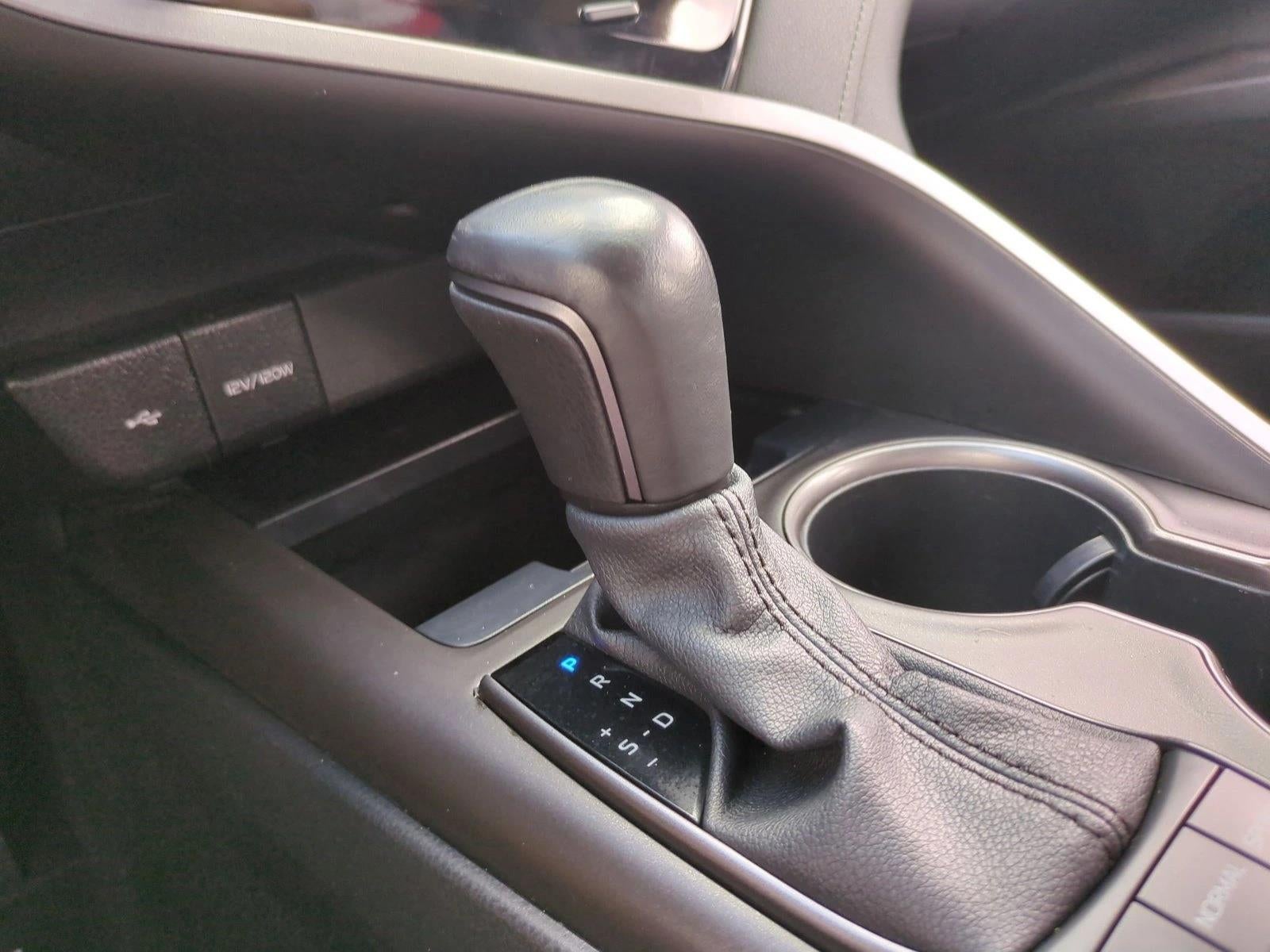 2023 Toyota Camry SE Auto (SE)
