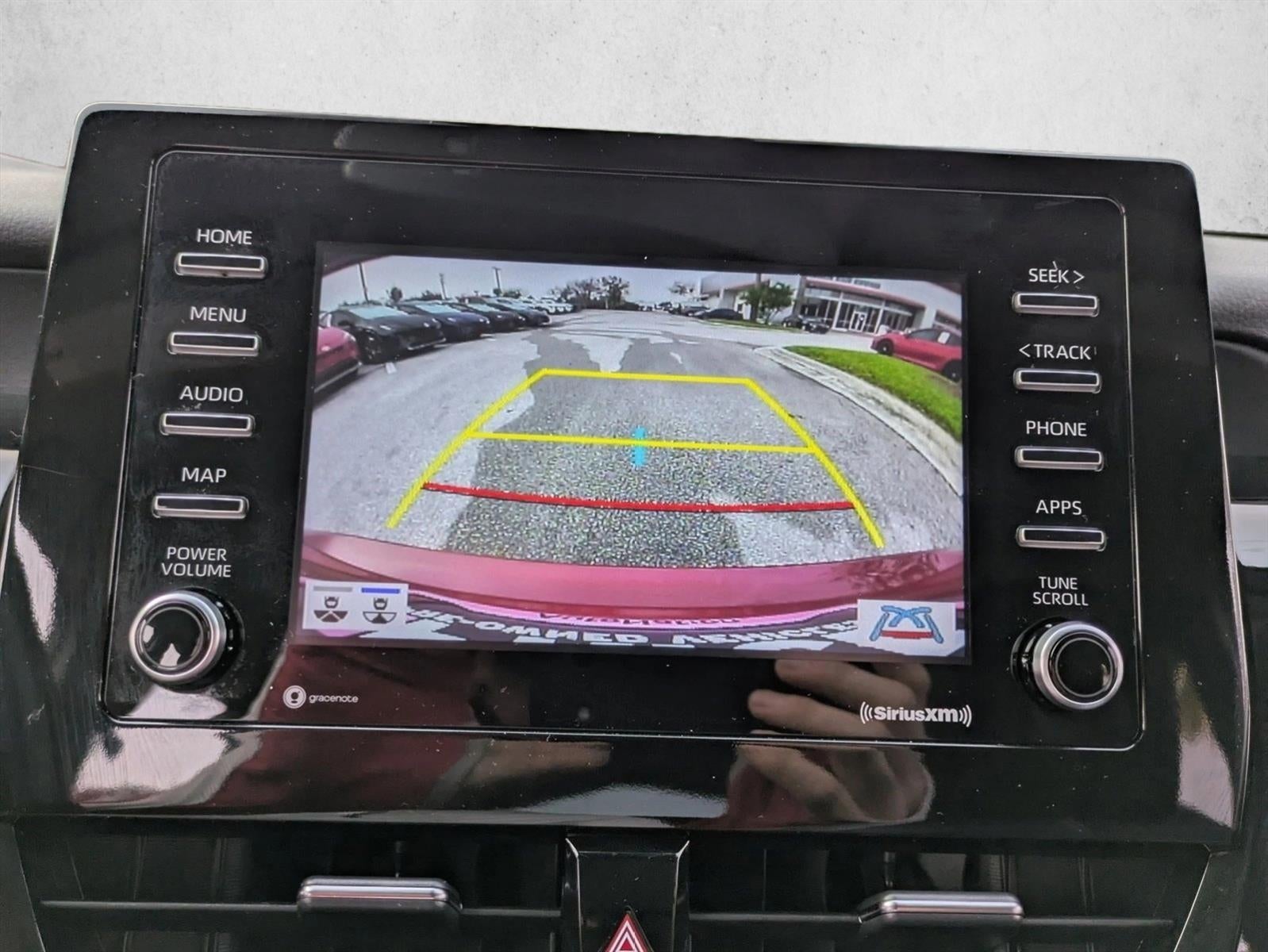 2022 Toyota Camry SE Auto (SE)