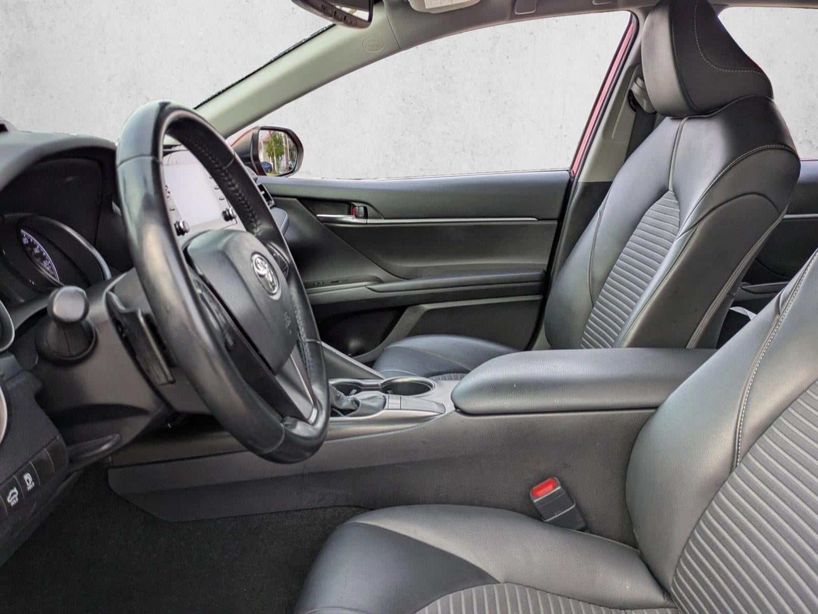 2022 Toyota Camry SE Auto (SE)