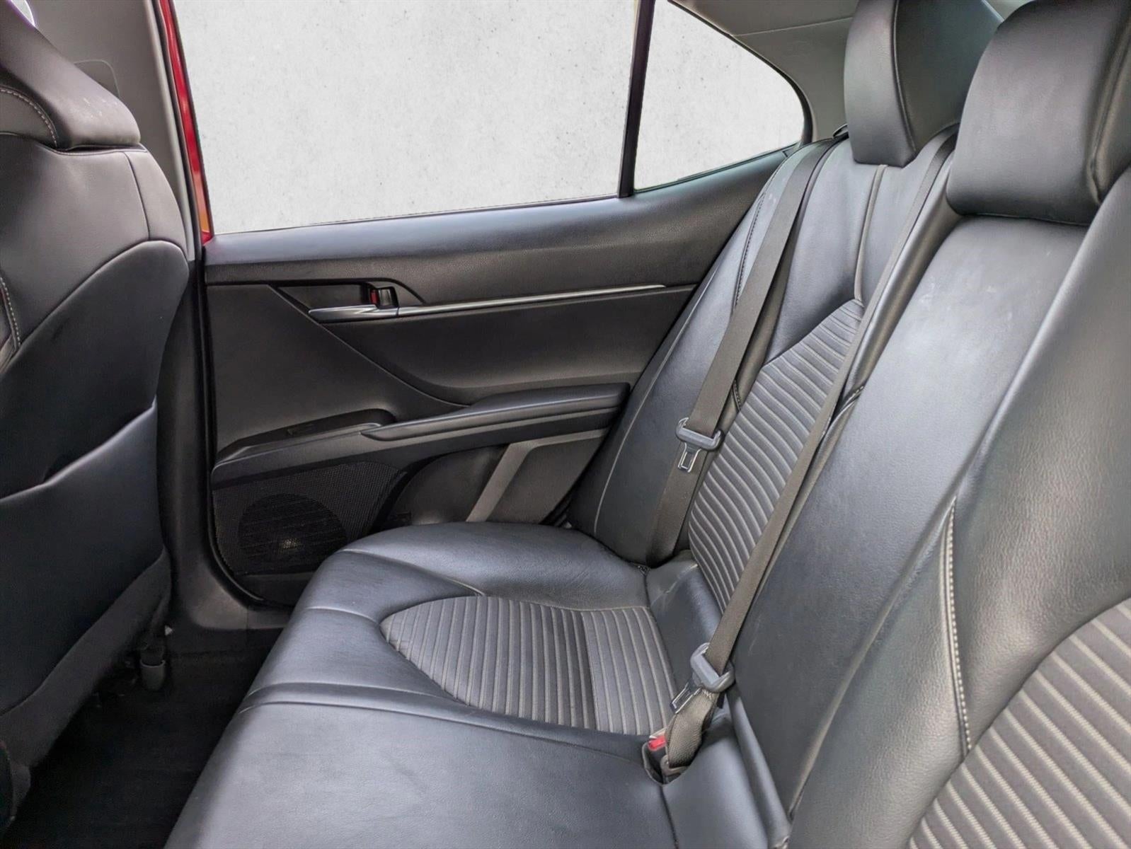 2022 Toyota Camry SE Auto (SE)