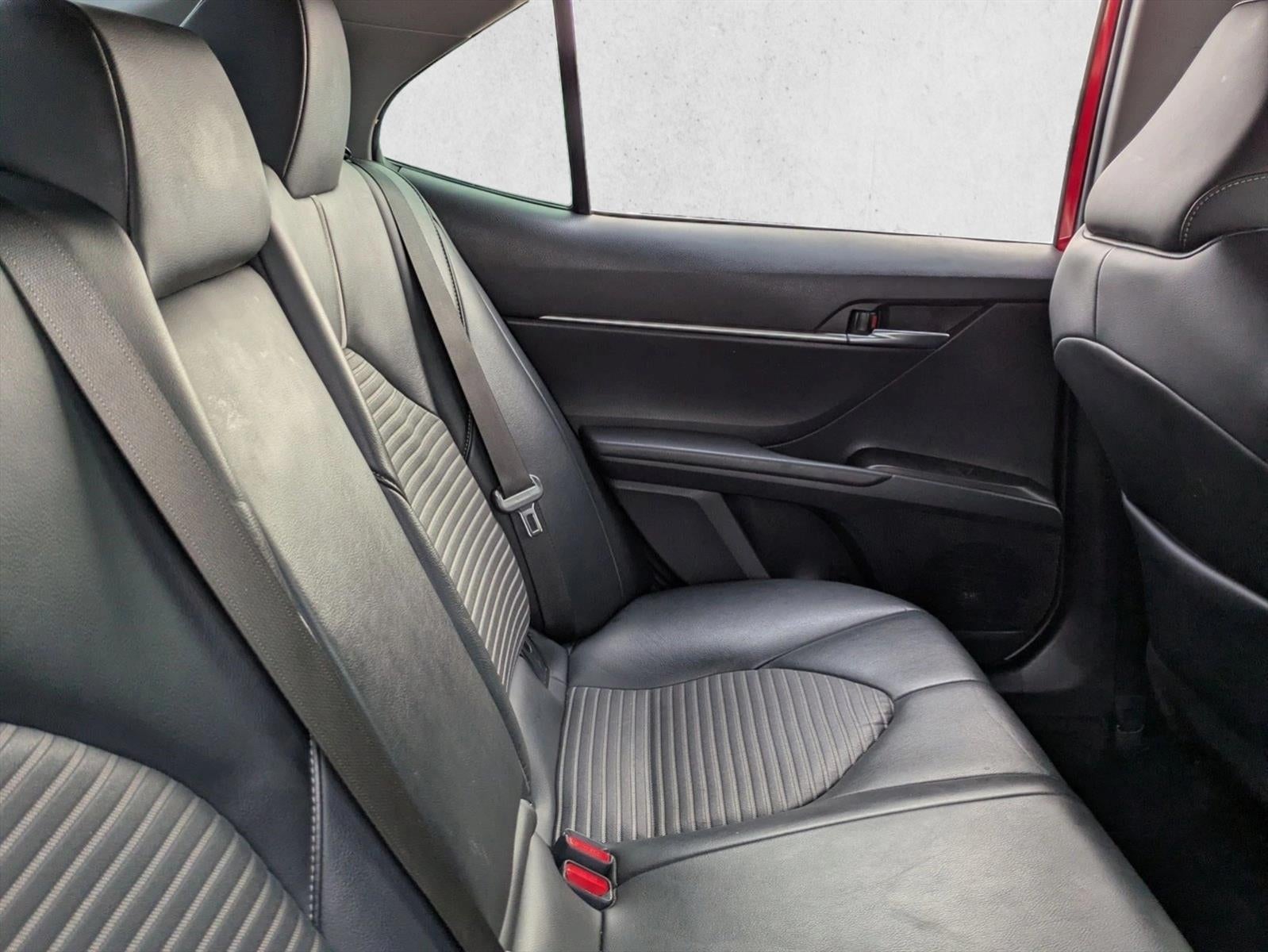 2022 Toyota Camry SE Auto (SE)