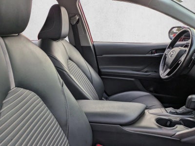 2022 Toyota Camry SE Auto (SE)