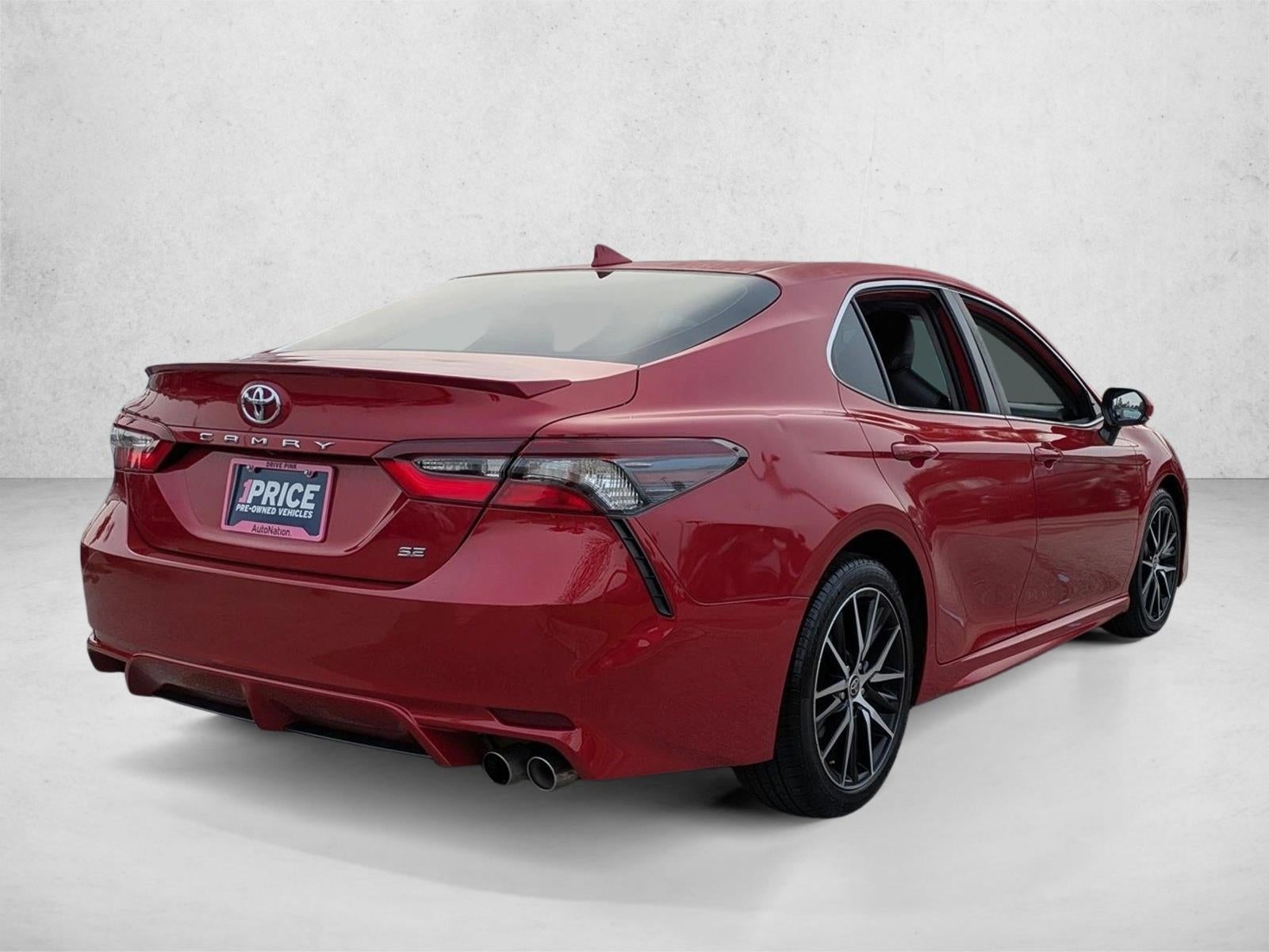 2022 Toyota Camry SE Auto (SE)