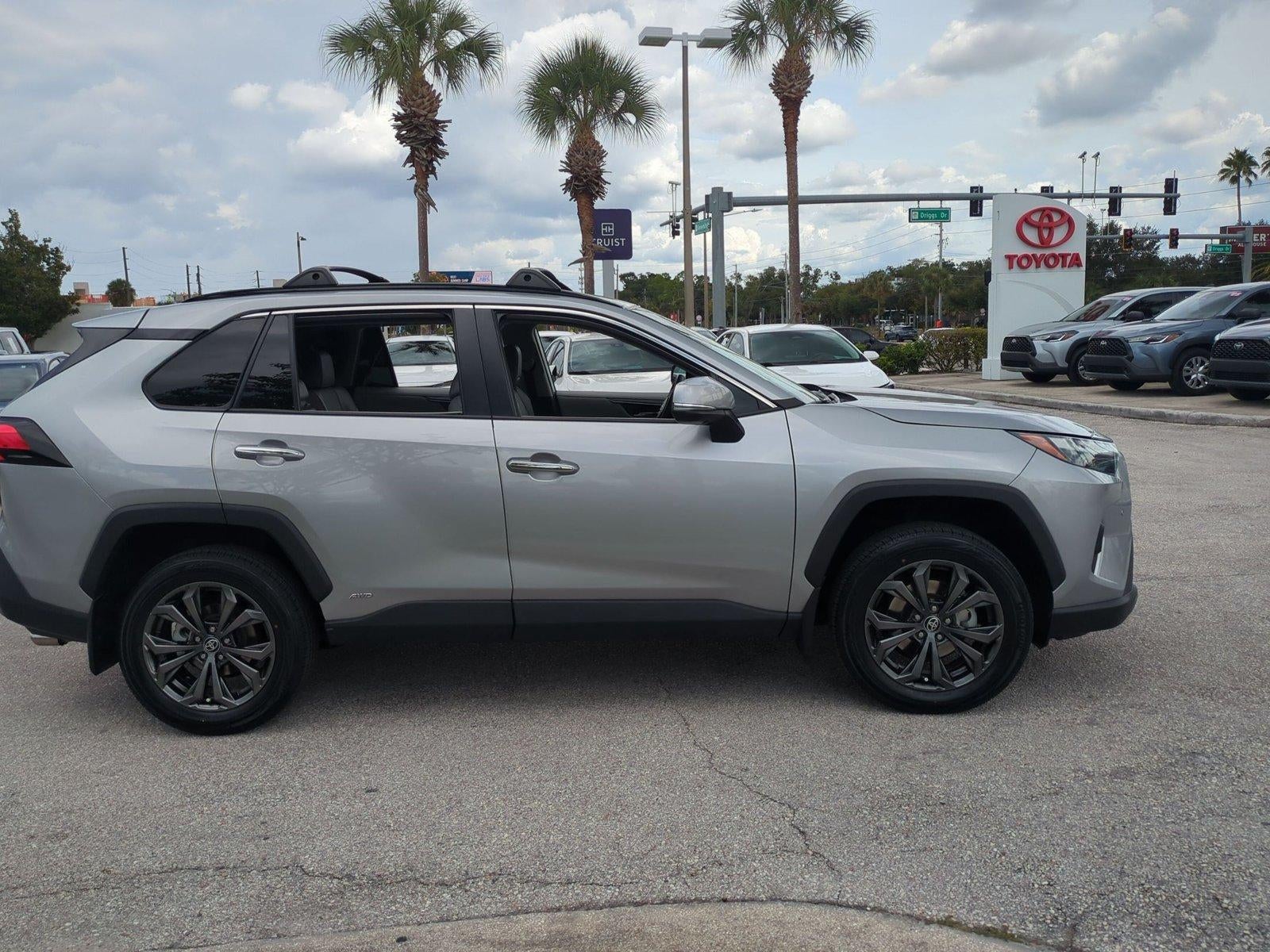 2022 Toyota RAV4 Hybrid Limited AWD (Natl)