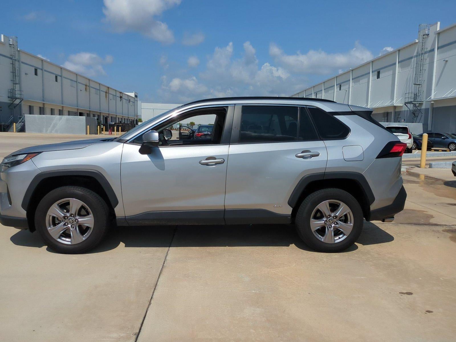 2025 Toyota RAV4 Hybrid XLE AWD (Natl)