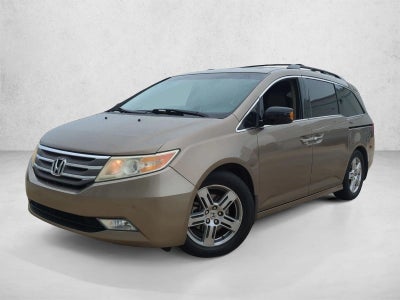 2013 Honda Odyssey Touring with DVD Rear Entertainment System and Navigation
