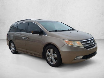2013 Honda Odyssey Touring with DVD Rear Entertainment System and Navigation