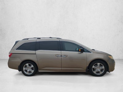 2013 Honda Odyssey Touring with DVD Rear Entertainment System and Navigation