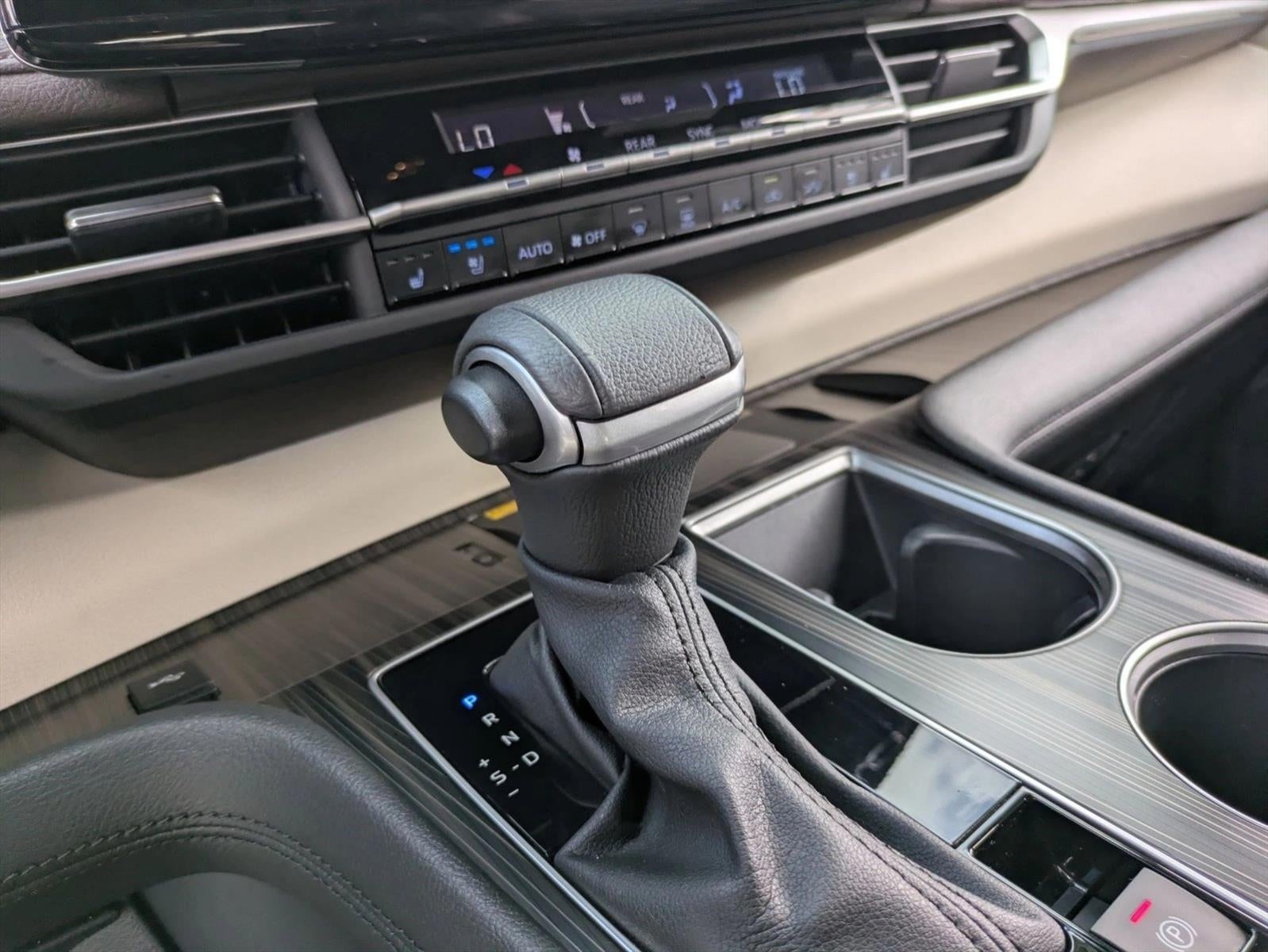 2023 Toyota Sienna Platinum FWD 7-Passenger (Natl)