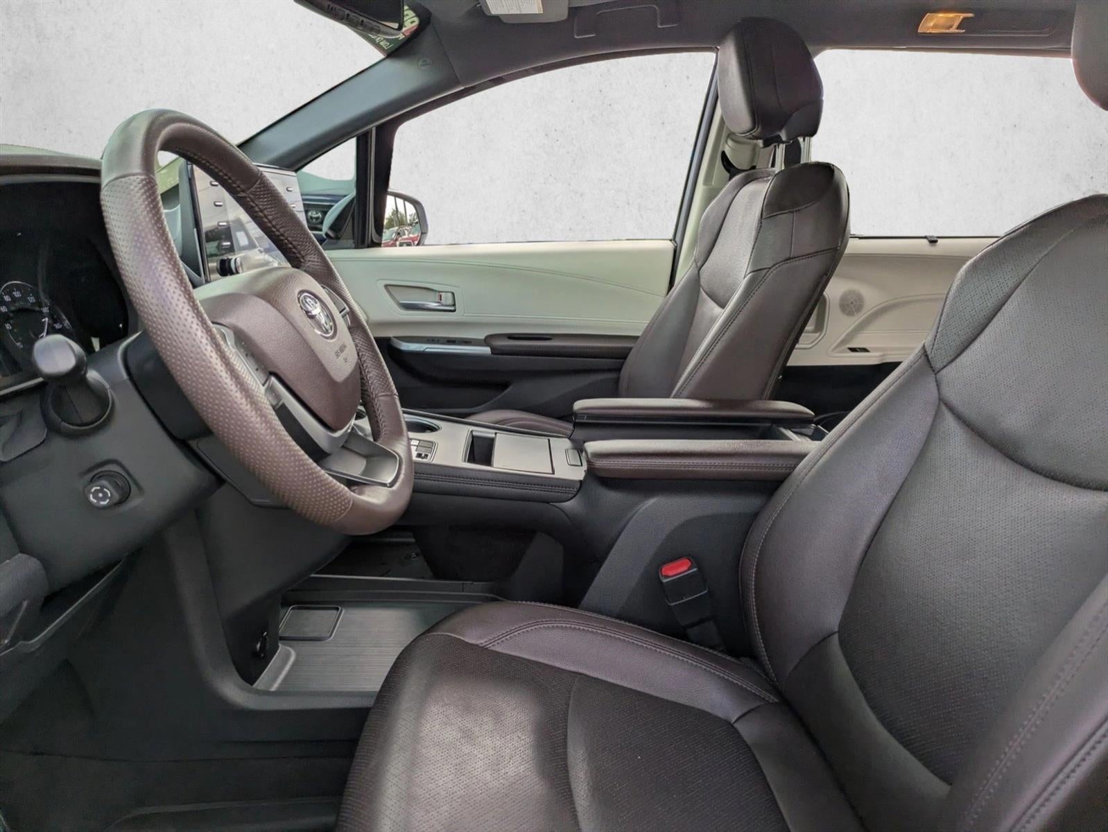 2023 Toyota Sienna Platinum FWD 7-Passenger (Natl)