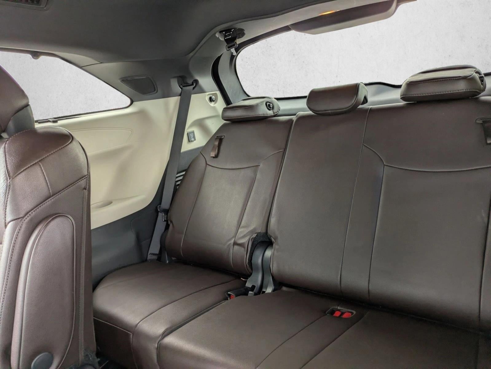 2023 Toyota Sienna Platinum FWD 7-Passenger (Natl)