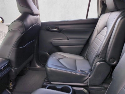 2022 Toyota Highlander XLE FWD (Natl)