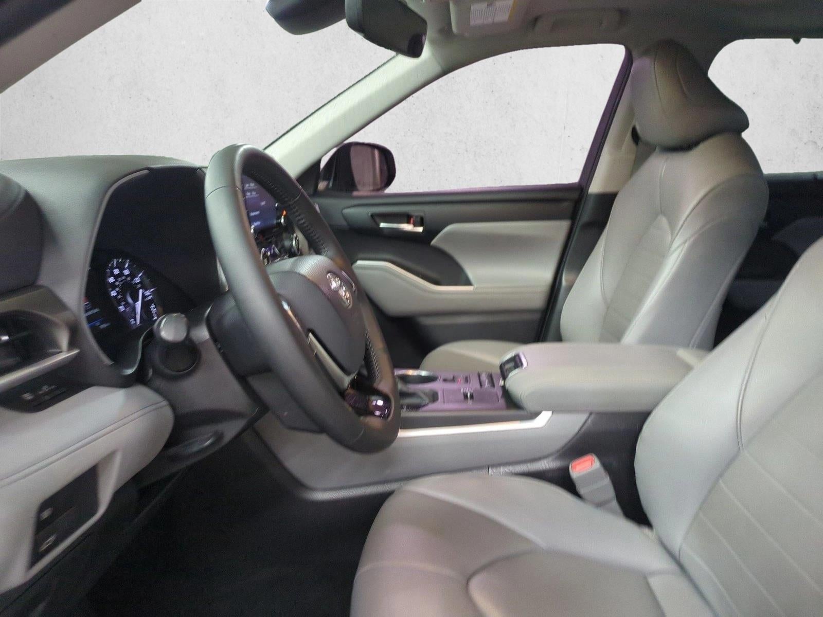 2021 Toyota Highlander XLE FWD (Natl)