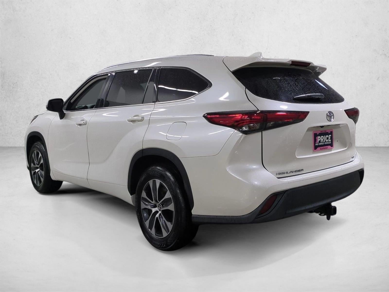 2021 Toyota Highlander XLE FWD (Natl)