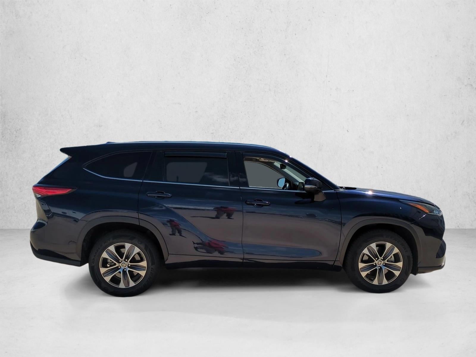 2021 Toyota Highlander XLE FWD (Natl)