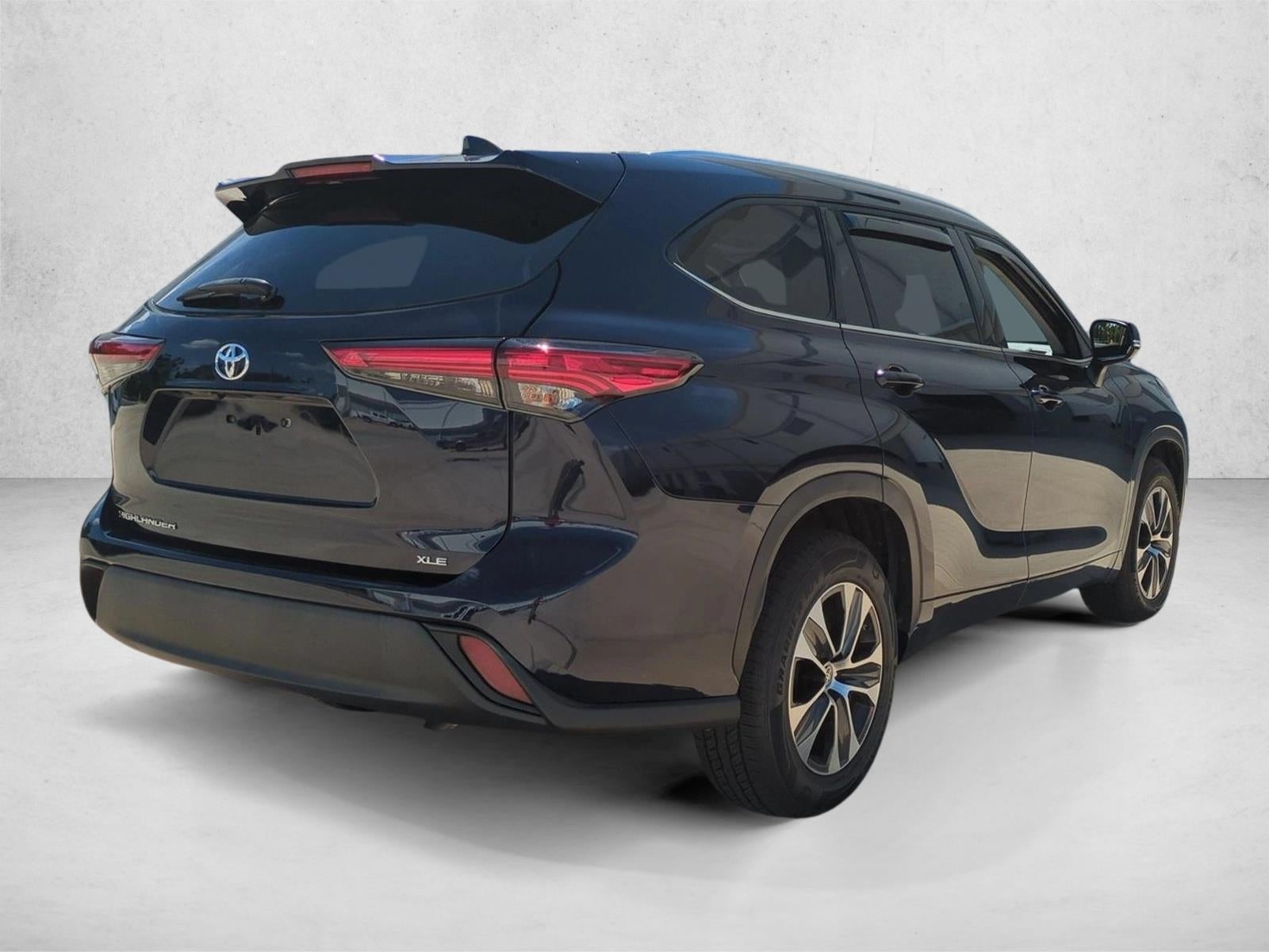 2021 Toyota Highlander XLE FWD (Natl)