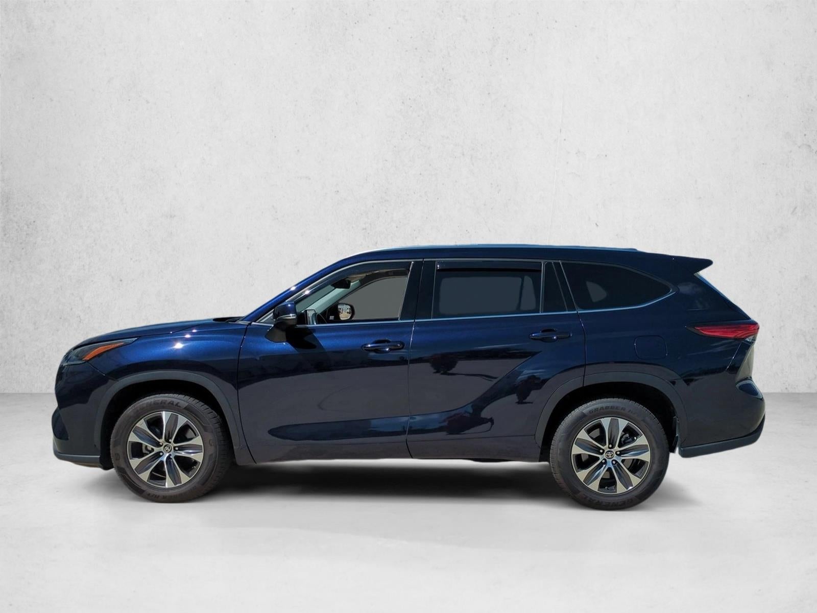 2021 Toyota Highlander XLE FWD (Natl)