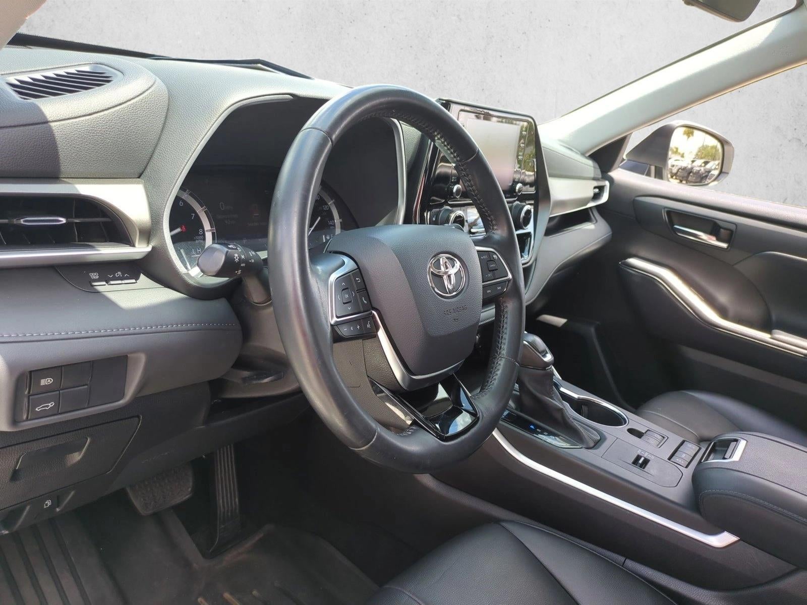 2021 Toyota Highlander XLE FWD (Natl)