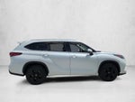 2021 Toyota Highlander XLE FWD (Natl)