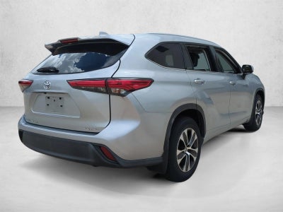 2022 Toyota Highlander XLE AWD (Natl)
