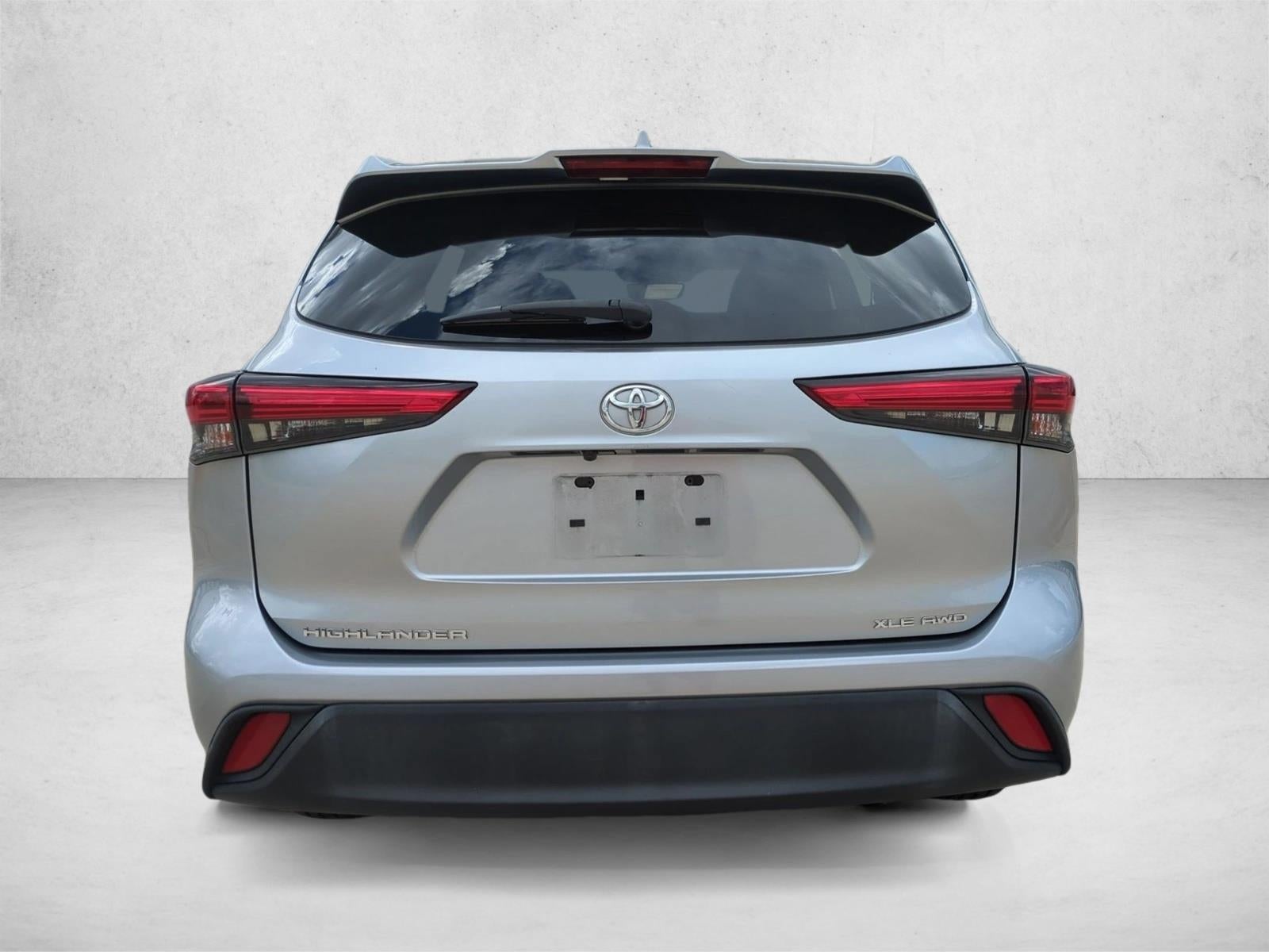 2022 Toyota Highlander XLE AWD (Natl)