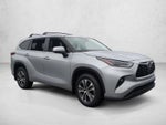 2021 Toyota Highlander XLE AWD (Natl)