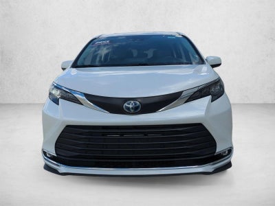 2024 Toyota Sienna XLE FWD 8-Passenger (Natl)