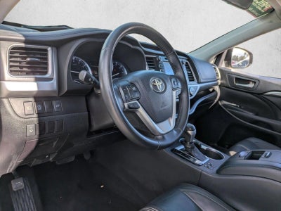 2017 Toyota Highlander SE V6 AWD (Natl)