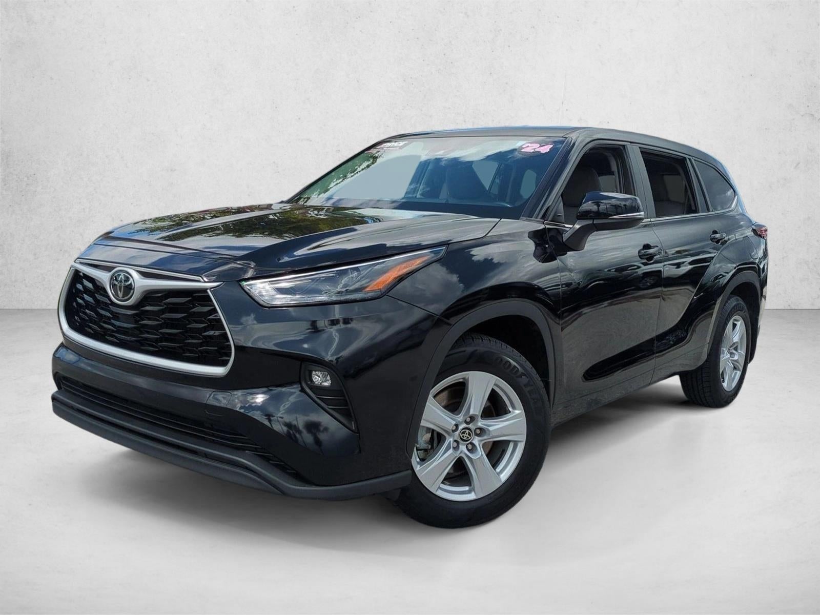 2024 Toyota Highlander LE FWD (Natl)