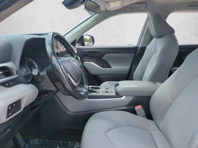 2024 Toyota Highlander LE FWD (Natl)