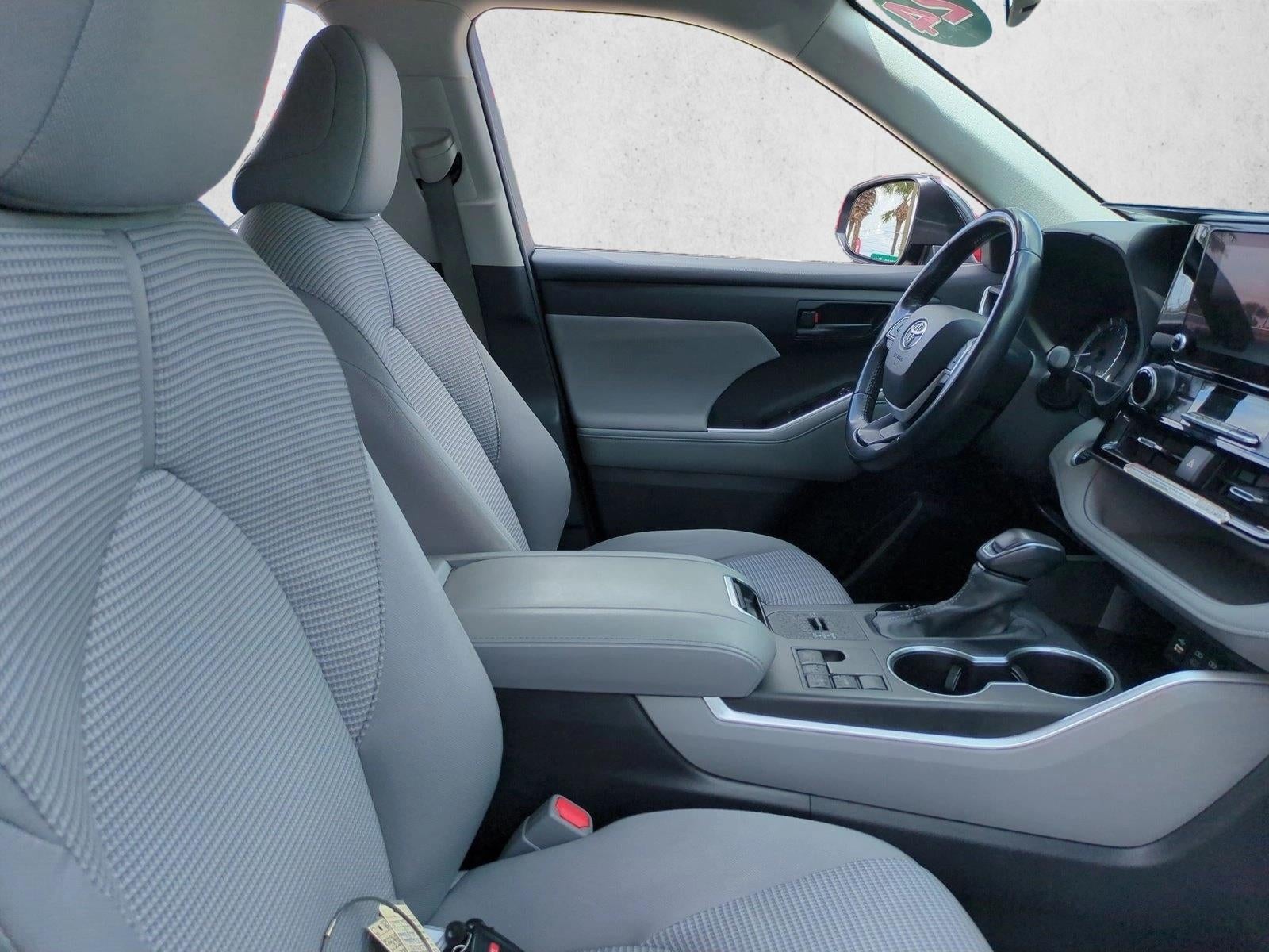 2024 Toyota Highlander LE FWD (Natl)