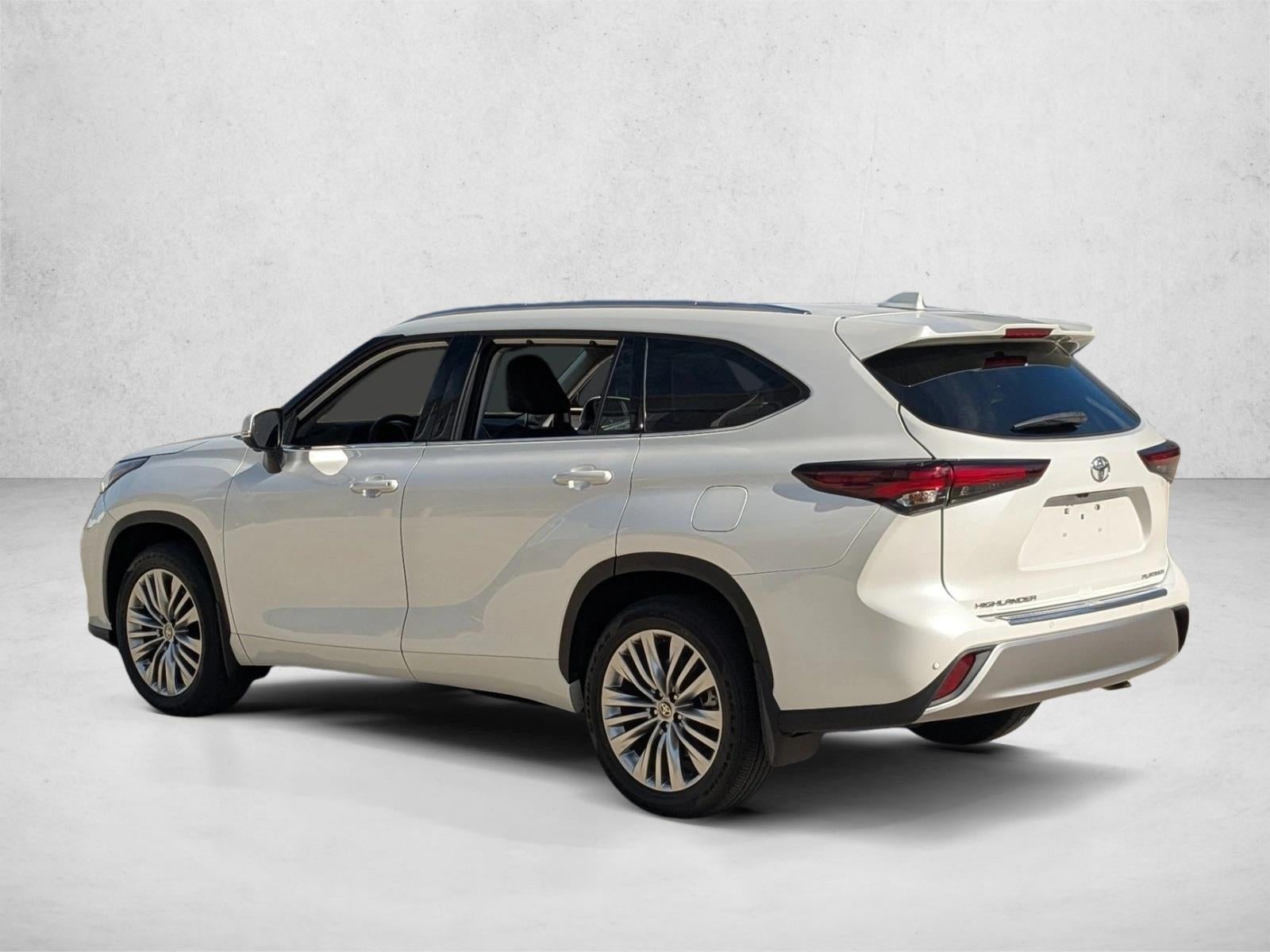 2024 Toyota Highlander Platinum FWD (Natl)