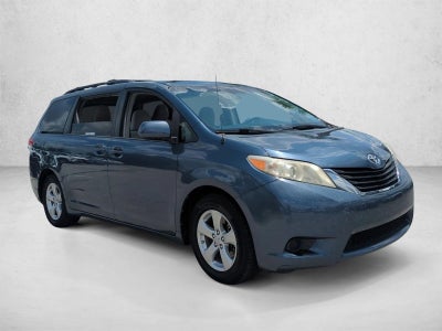 2014 Toyota Sienna 5dr 8-Pass Van V6 LE FWD (Natl)