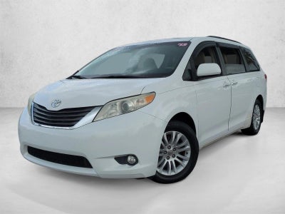 2013 Toyota Sienna 5dr 8-Pass Van V6 XLE FWD (Natl)
