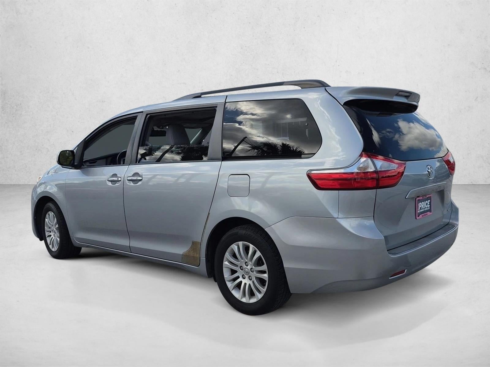 2016 Toyota Sienna 5dr 8-Pass Van XLE FWD (Natl)