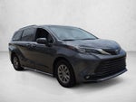 2025 Toyota Sienna XLE FWD 8-Passenger (Natl)