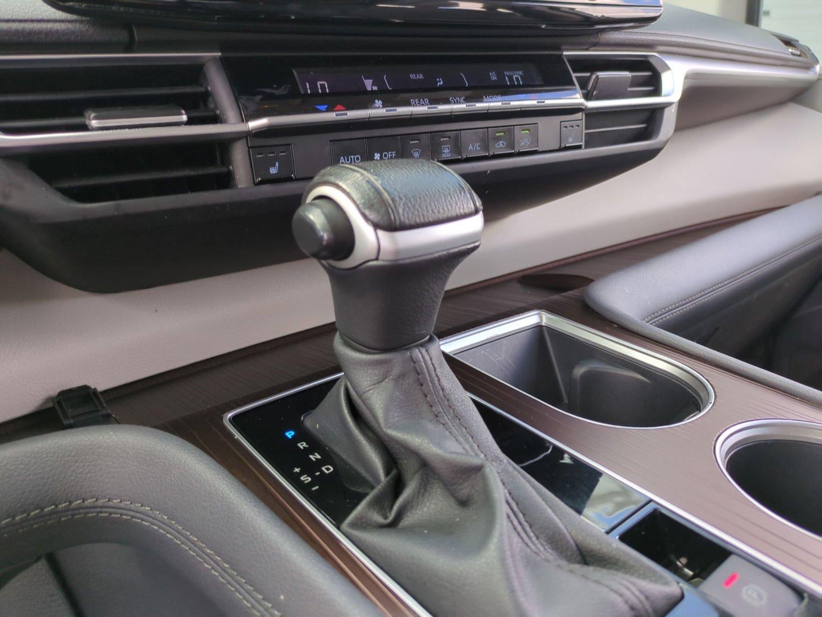 2024 Toyota Sienna XLE FWD 8-Passenger (Natl)