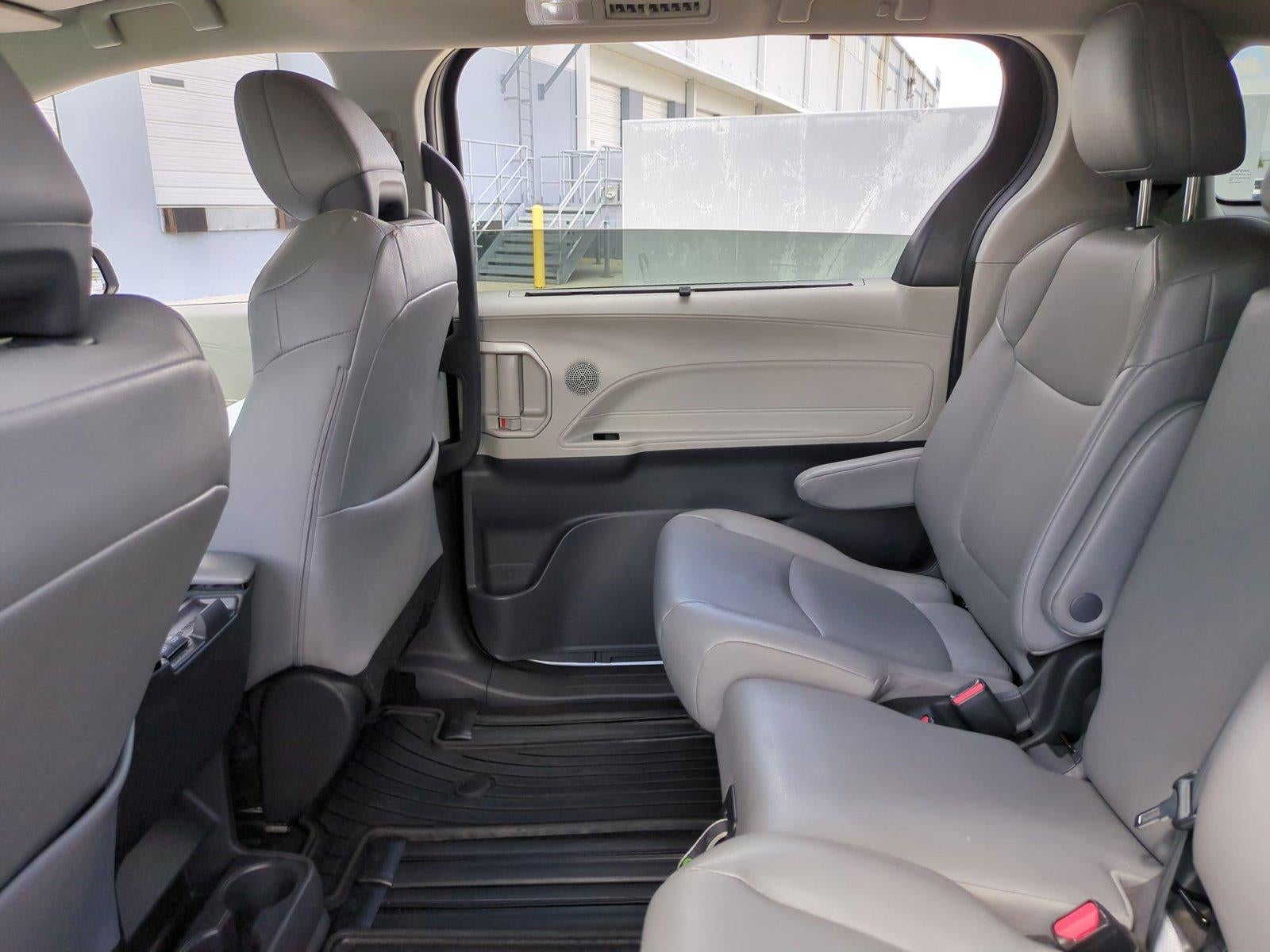 2024 Toyota Sienna XLE FWD 8-Passenger (Natl)