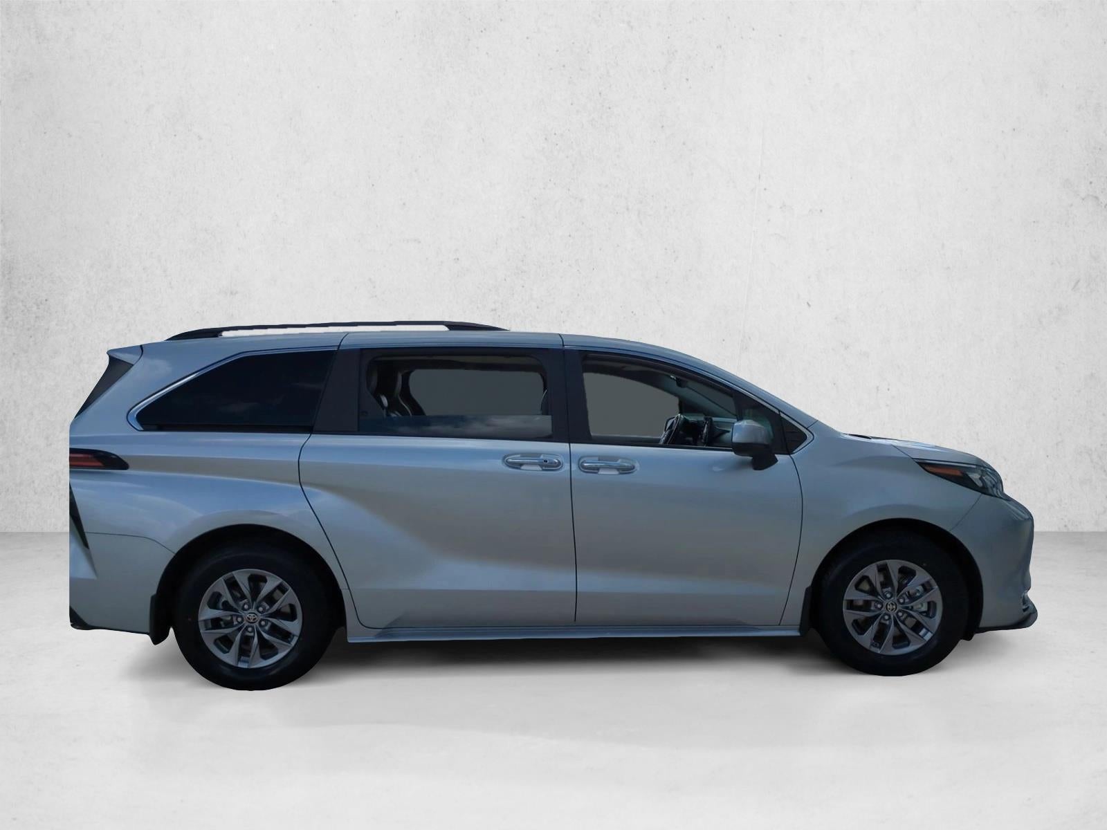 2024 Toyota Sienna XLE FWD 8-Passenger (Natl)