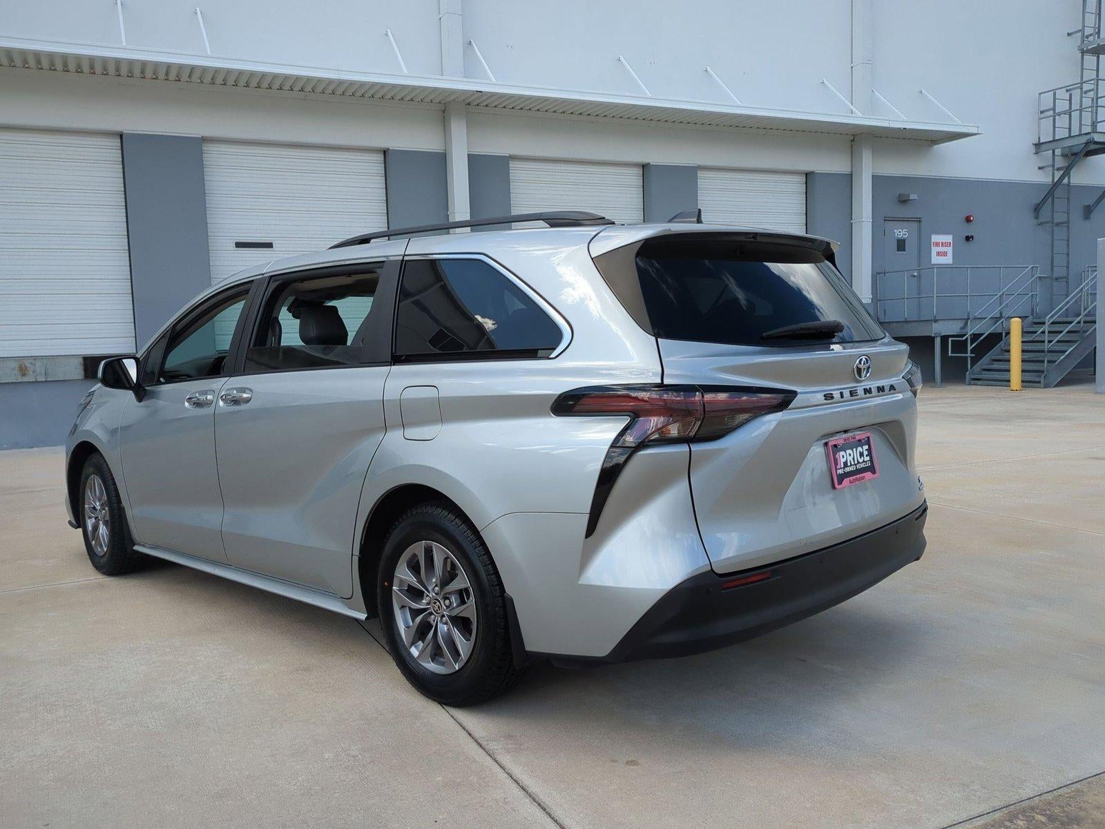 2024 Toyota Sienna XLE FWD 8-Passenger (Natl)
