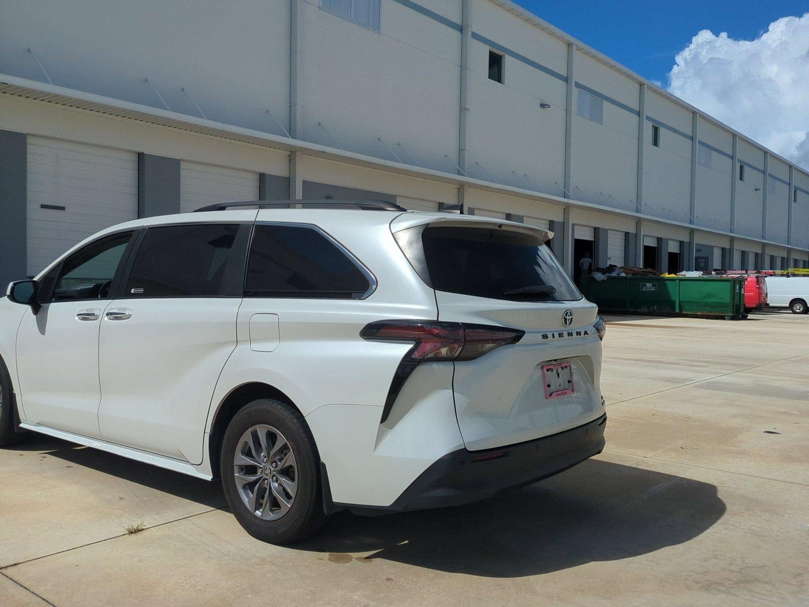 2024 Toyota Sienna XLE FWD 8-Passenger (Natl)