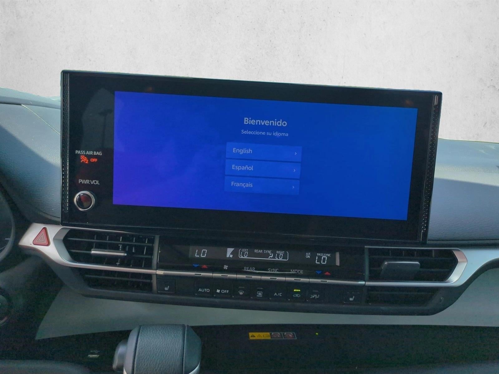 2025 Toyota Sienna XLE FWD 8-Passenger (Natl)