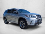 2017 Toyota Highlander Limited Platinum V6 FWD (Natl)