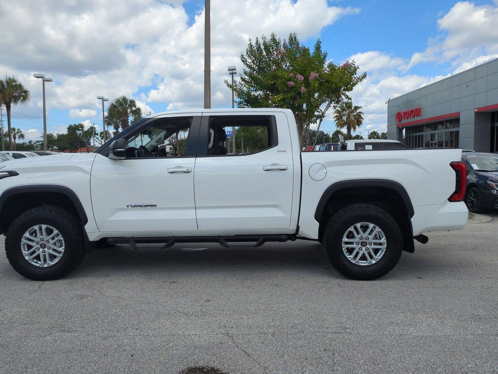 2024 Toyota Tundra 4WD 4WD SR5 CrewMax 5.5' Bed (SE)