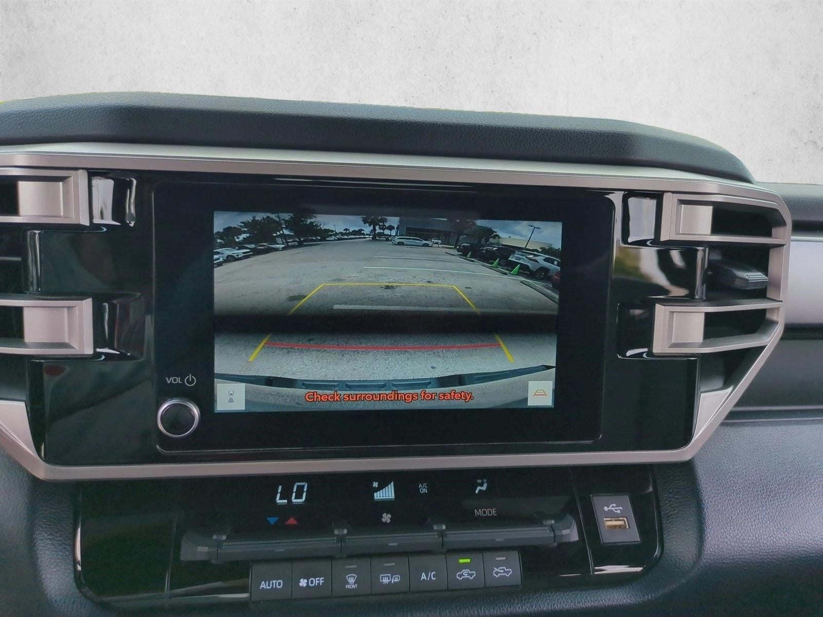 2025 Toyota Tundra 4WD 4WD SR5 CrewMax 5.5' Bed (SE)