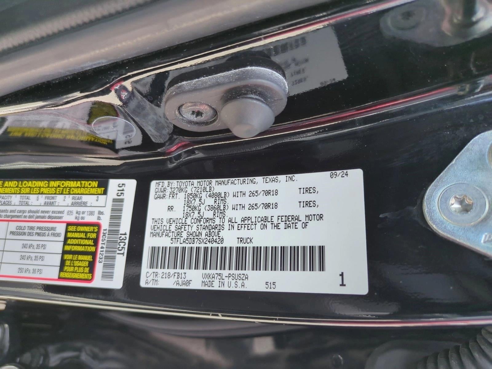 2025 Toyota Tundra 4WD 4WD SR5 CrewMax 5.5' Bed (Natl)